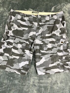 Plugg Mens Gray Camo Cargo Shorts 38